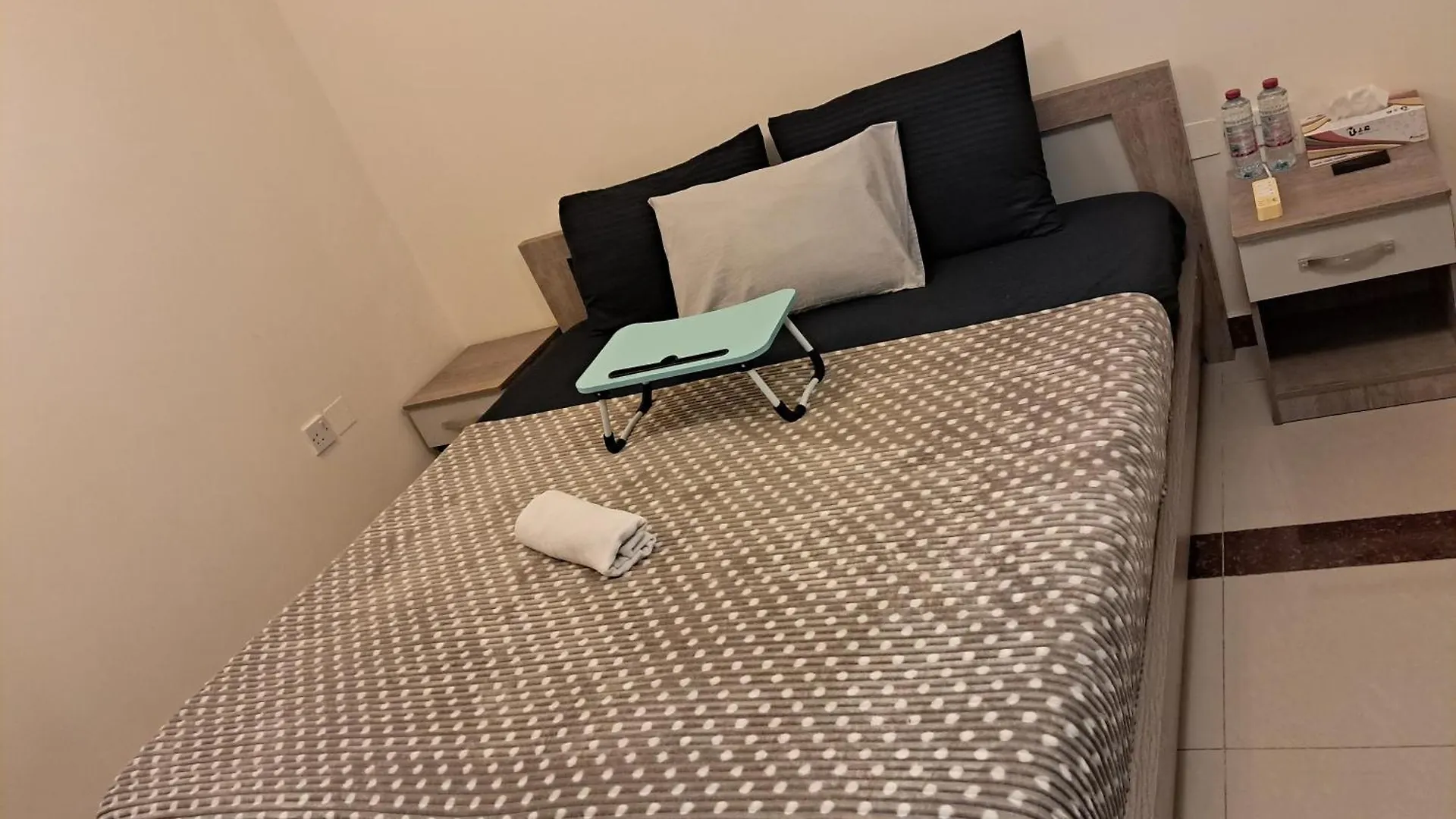 Albergue Top House Zayed Airport Auh Abu Dhabi