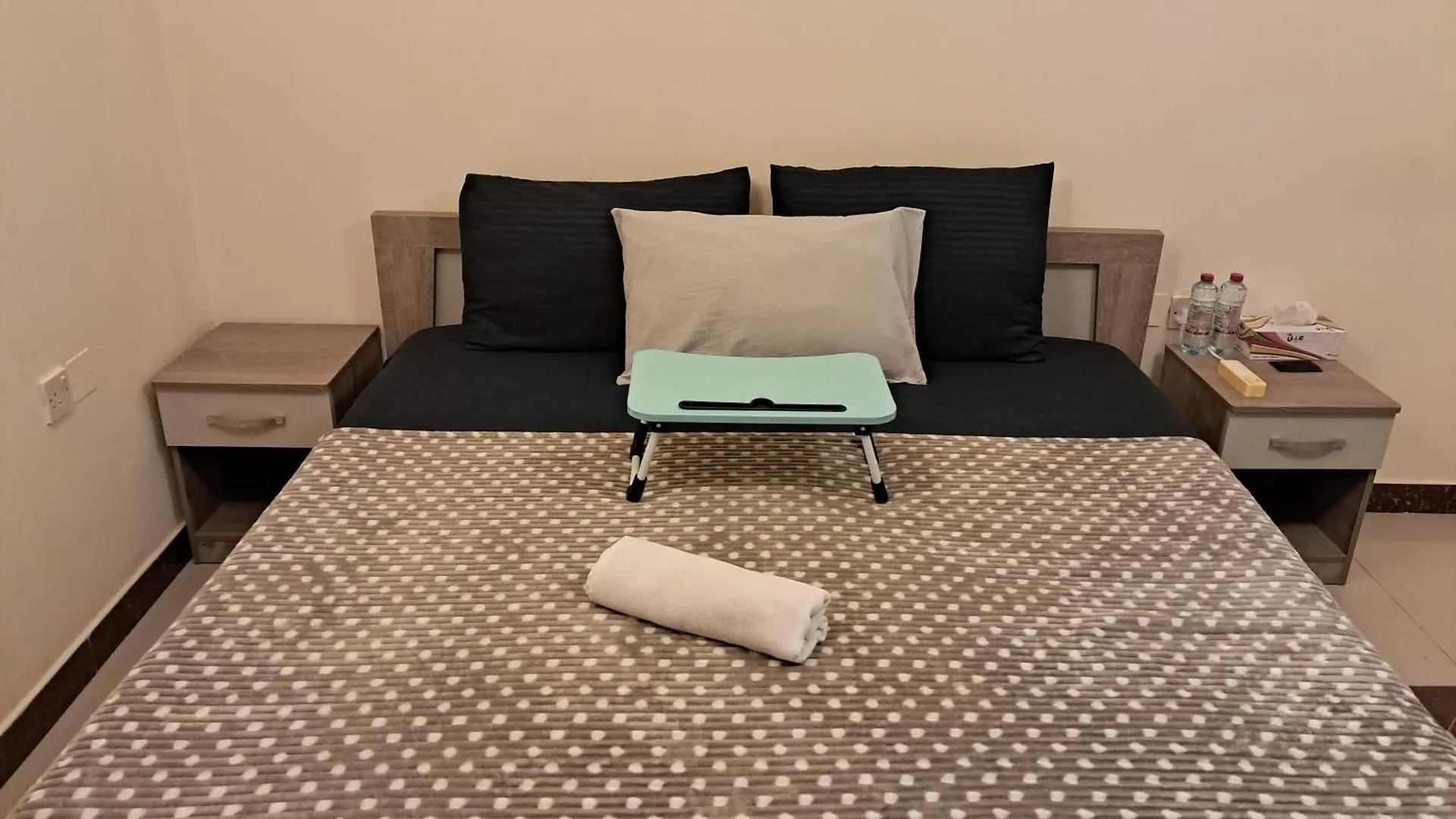 אכסניה אבו דאבי Top House Zayed Airport Auh